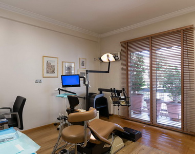 eleni gartzouni dentist ΕΛΕΝΗ ΓΑΡΤΖΟΥΝΗ ΟΔΟΝΤΙΑΤΡΕΙΟ ORALPHOTOTHERAPY