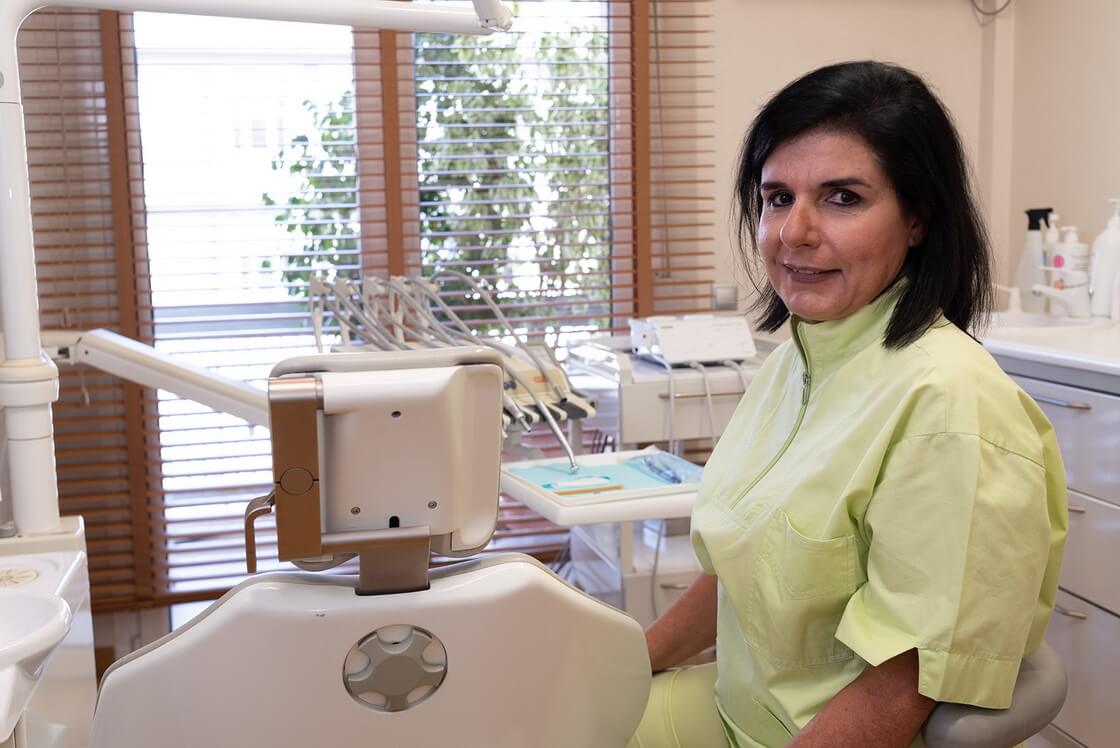 eleni gartzouni iatreio ελένη γρατζούνη οδοντοτίατρος Αθήνα